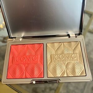 Iconic London blush highlighter duo